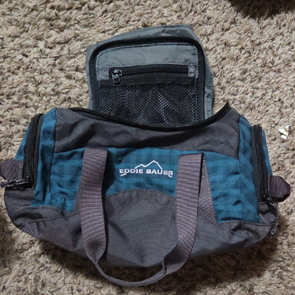 Eddie Bauer Black and Blue Toiletry Bag